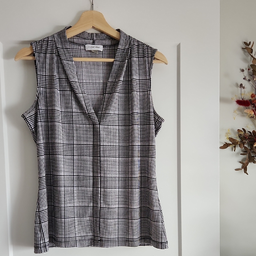 🤍Calvin Klein🖤 Black and White Plaid Sleeveless Top, size S
